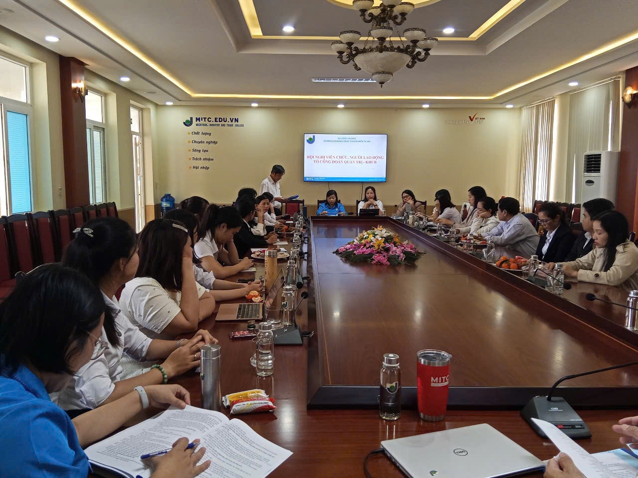 Hội nghị Viên chức, người lao động Tổ Công đoàn Quản trị-Khoa học cơ bản năm 2024 4