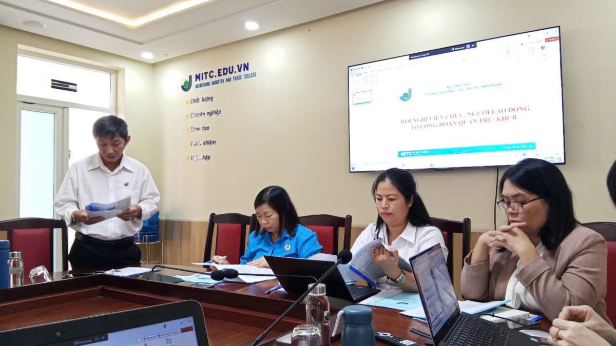 Hội nghị Viên chức, người lao động Tổ Công đoàn Quản trị-Khoa học cơ bản năm 2024